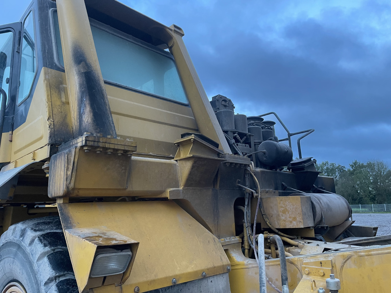 Zelfrijdende kiepwagen KOMATSU Hd405-6: afbeelding 13