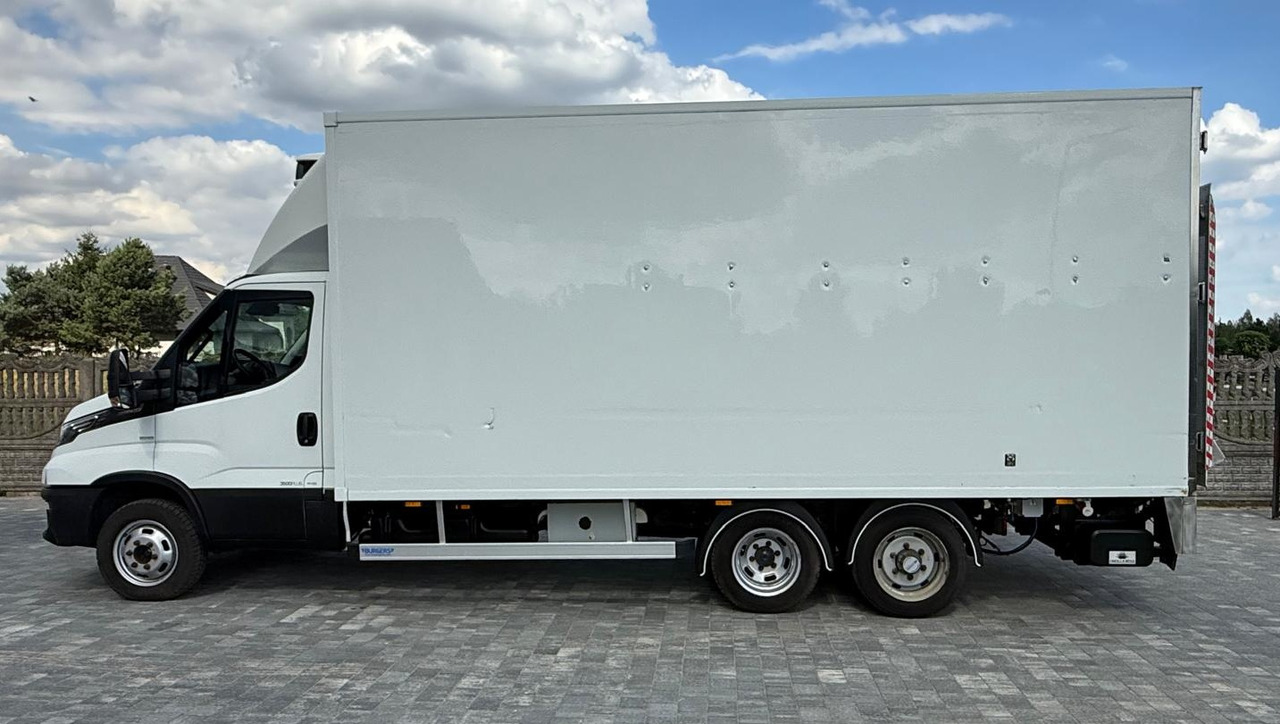 IVECO 40C18 BE COMBI – chłodnia z windą, kat. B+E, polift, 2019 rok - Koelwagen: afbeelding 1 IVECO 40C18 BE COMBI – chłodnia z windą, kat. B+E, polift, 2019 rok - Koelwagen: afbeelding 1