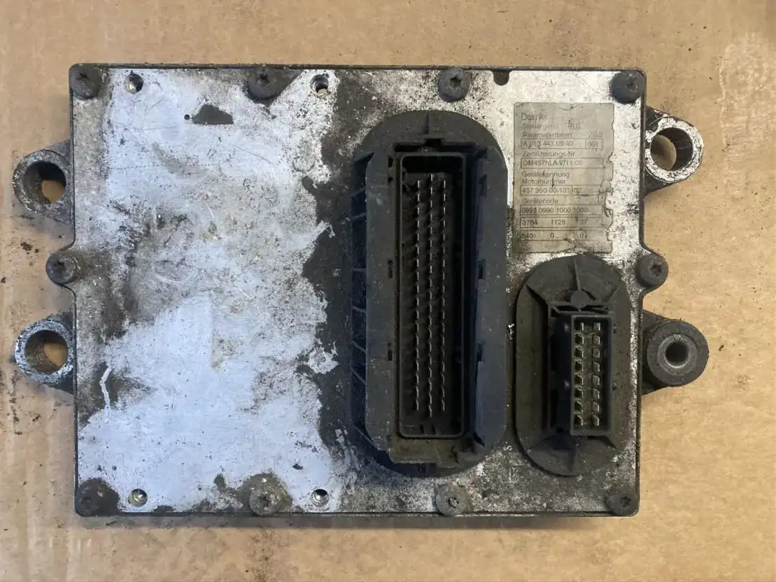 Mercedes-Benz Motorsteuergerät Mercedes OM 457 HLA 457.950 PLD Control Unit OM 4 - ECU voor Vrachtwagen: afbeelding 1 Mercedes-Benz Motorsteuergerät Mercedes OM 457 HLA 457.950 PLD Control Unit OM 4 - ECU voor Vrachtwagen: afbeelding 1