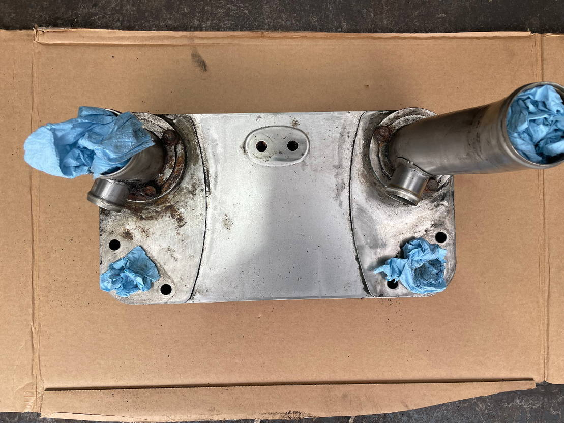 ZF ZF Ölkühler Wärmetauscher Getriebeölkühler Ecolife 6AP 1400 1700 - Oliekoeler voor Bus: afbeelding 2 ZF ZF Ölkühler Wärmetauscher Getriebeölkühler Ecolife 6AP 1400 1700 - Oliekoeler voor Bus: afbeelding 2