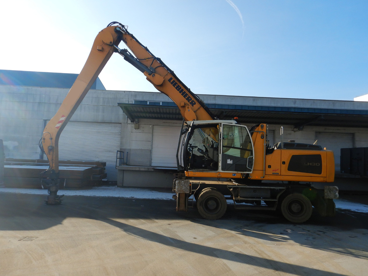 LIEBHERR LH 30 Industry - Overslagkraan: afbeelding 3 LIEBHERR LH 30 Industry - Overslagkraan: afbeelding 3