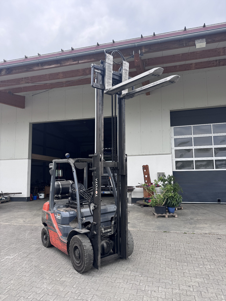 TOYOTA Tonero 25 - LPG heftruck: afbeelding 5 TOYOTA Tonero 25 - LPG heftruck: afbeelding 5