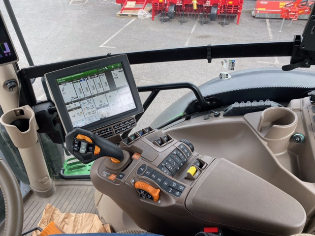 Tractor JOHN DEERE 6R215: afbeelding 10