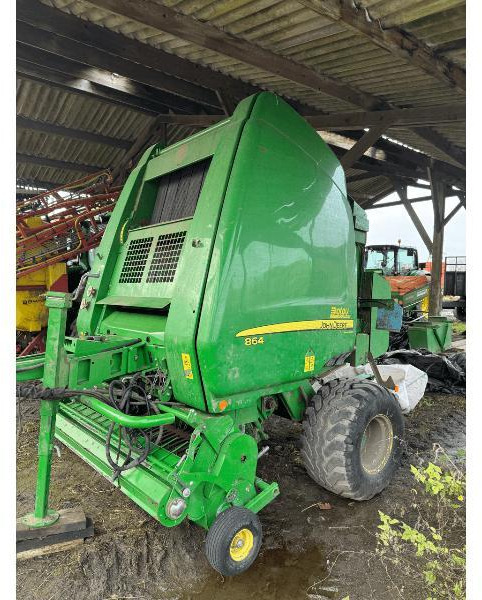JOHN DEERE 864 MAXICUT - Ronde balenpers: afbeelding 1 JOHN DEERE 864 MAXICUT - Ronde balenpers: afbeelding 1