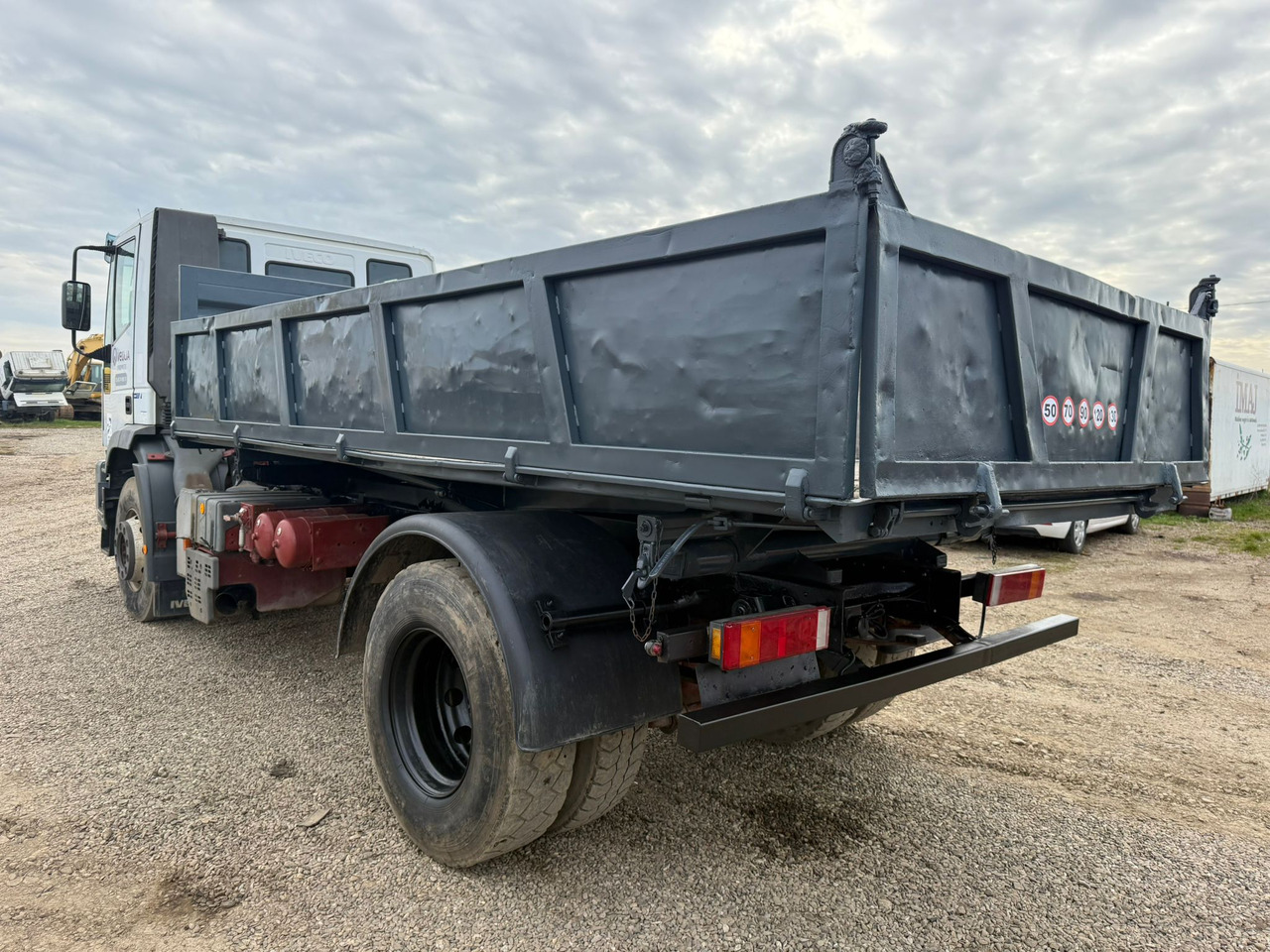 IVECO EUROTRAKKER TIPPER - Kipper vrachtwagen: afbeelding 4 IVECO EUROTRAKKER TIPPER - Kipper vrachtwagen: afbeelding 4