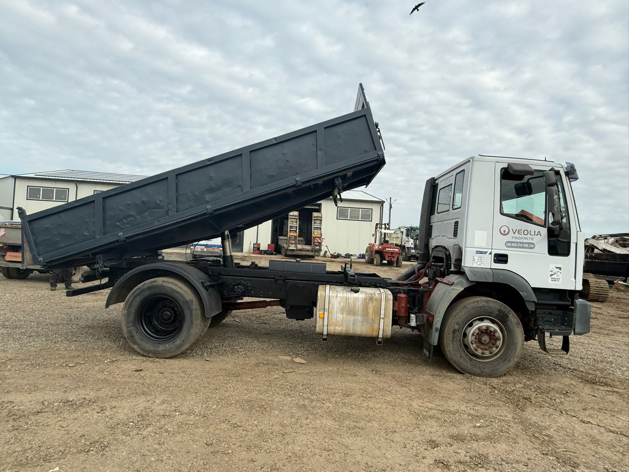 IVECO EUROTRAKKER TIPPER - Kipper vrachtwagen: afbeelding 2 IVECO EUROTRAKKER TIPPER - Kipper vrachtwagen: afbeelding 2