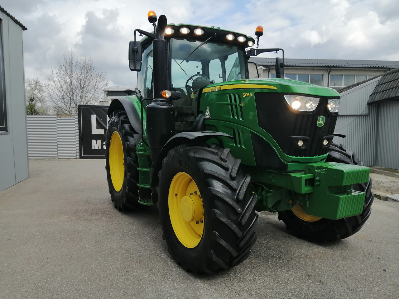 John Deere 6195R 4WD, Auto Trac + Activare !!! TOP !!! - Tractor: afbeelding 3 John Deere 6195R 4WD, Auto Trac + Activare !!! TOP !!! - Tractor: afbeelding 3