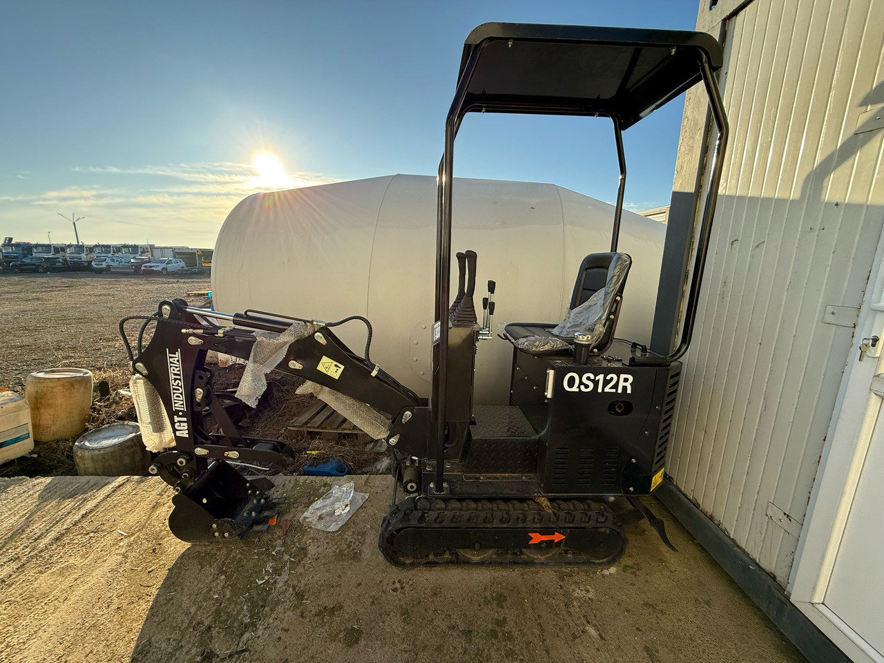 MINIEXCAVATOR JPC H10 - Minigraafmachine: afbeelding 3 MINIEXCAVATOR JPC H10 - Minigraafmachine: afbeelding 3