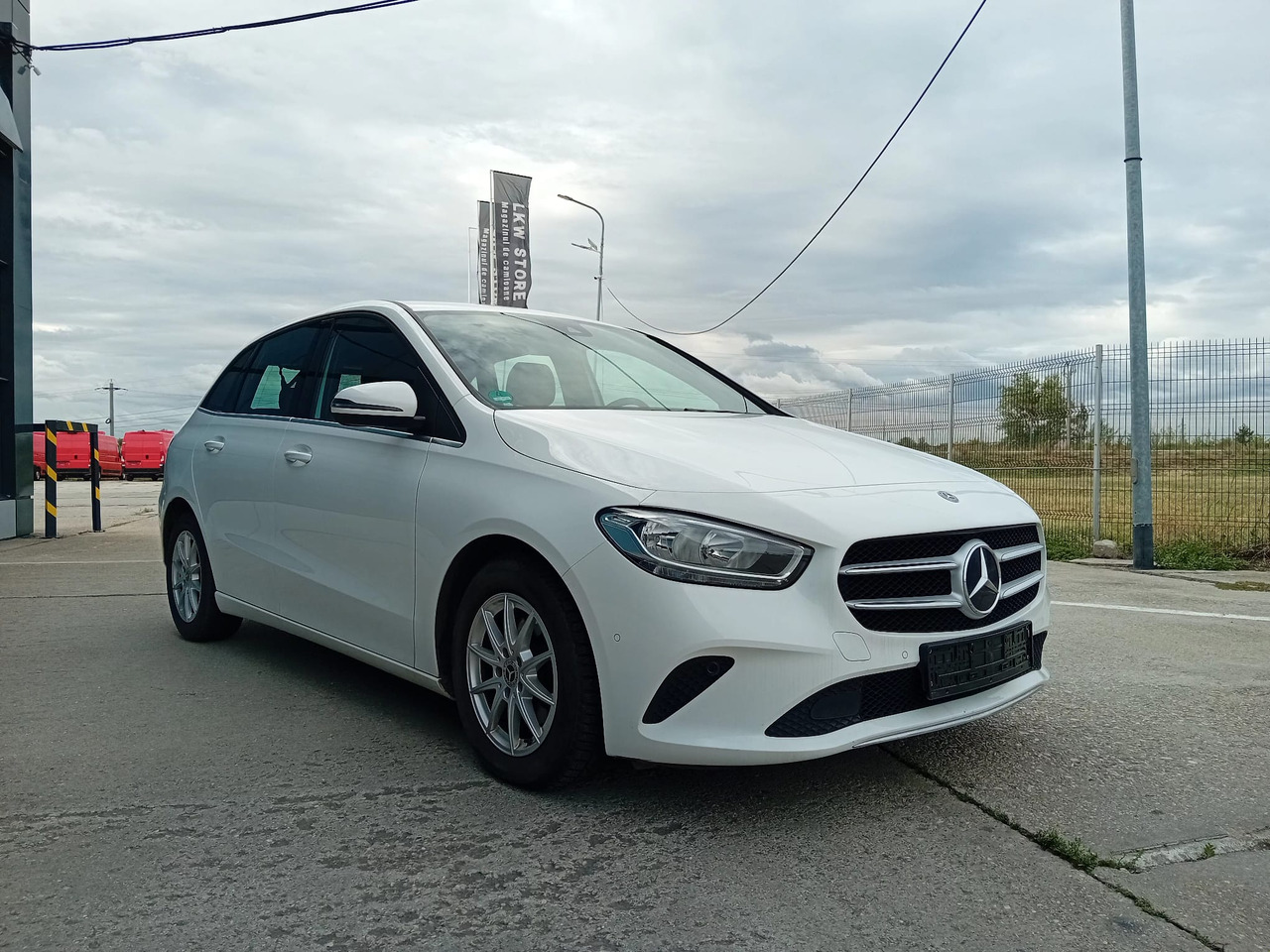 Mercedes-Benz B 180d, TOP !!! - Sedan: afbeelding 4 Mercedes-Benz B 180d, TOP !!! - Sedan: afbeelding 4