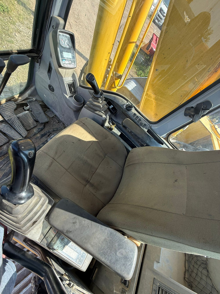 NEW HOLLAND E 215 EXCAVATOR - Rupsgraafmachine: afbeelding 3 NEW HOLLAND E 215 EXCAVATOR - Rupsgraafmachine: afbeelding 3