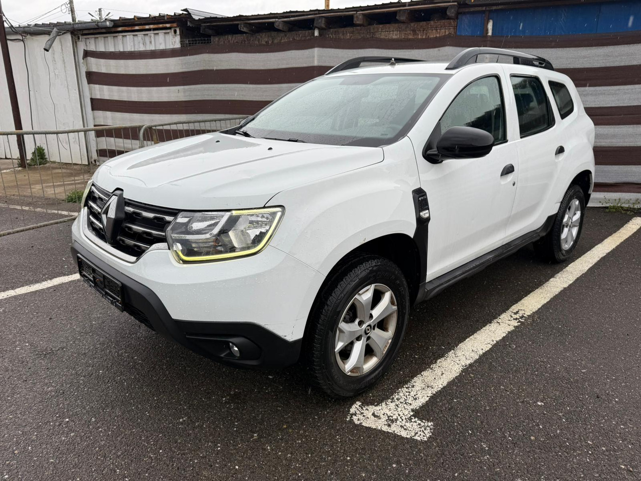 RENAULT DUSTER 4X4 - SUV: afbeelding 3 RENAULT DUSTER 4X4 - SUV: afbeelding 3
