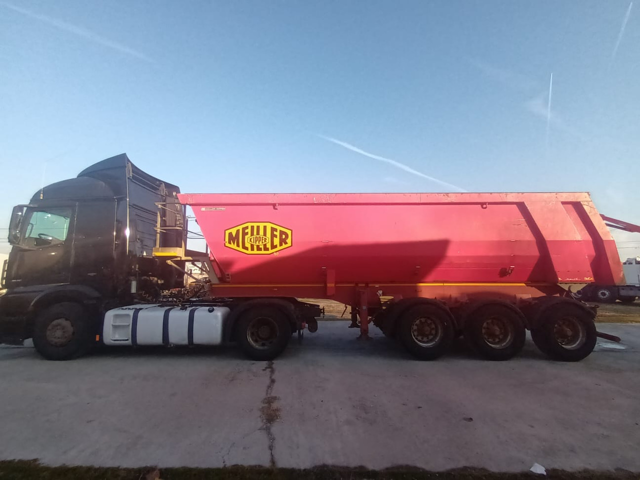 Tractor Head Mercedes-Benz Actros (2014) + Semi-trailer Tipper Meiller – Kipper (2004) - Trekker: afbeelding 4 Tractor Head Mercedes-Benz Actros (2014) + Semi-trailer Tipper Meiller – Kipper (2004) - Trekker: afbeelding 4
