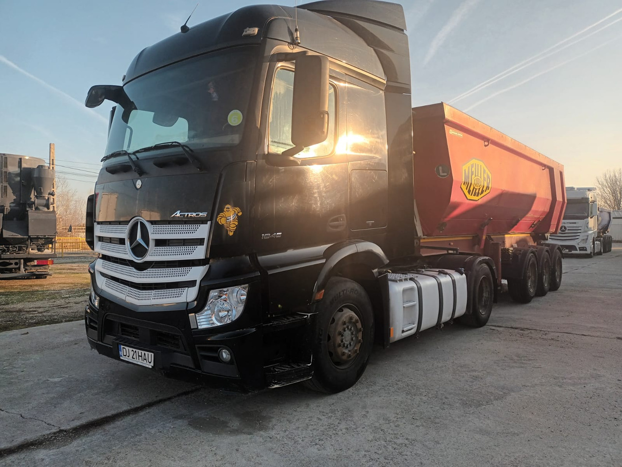 Tractor Head Mercedes-Benz Actros (2014) + Semi-trailer Tipper Meiller – Kipper (2004) - Trekker: afbeelding 1 Tractor Head Mercedes-Benz Actros (2014) + Semi-trailer Tipper Meiller – Kipper (2004) - Trekker: afbeelding 1