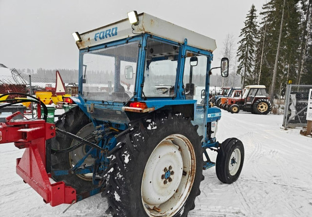 Ford 4110 traktori - Katso video! - Tractor: afbeelding 4 Ford 4110 traktori - Katso video! - Tractor: afbeelding 4