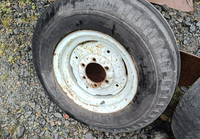 Fordson Diesel Major eturenkaat - Band voor Tractor: afbeelding 5 Fordson Diesel Major eturenkaat - Band voor Tractor: afbeelding 5