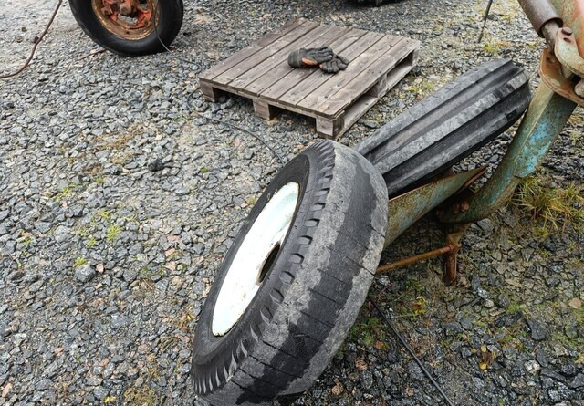 Fordson Diesel Major eturenkaat - Band voor Tractor: afbeelding 3 Fordson Diesel Major eturenkaat - Band voor Tractor: afbeelding 3