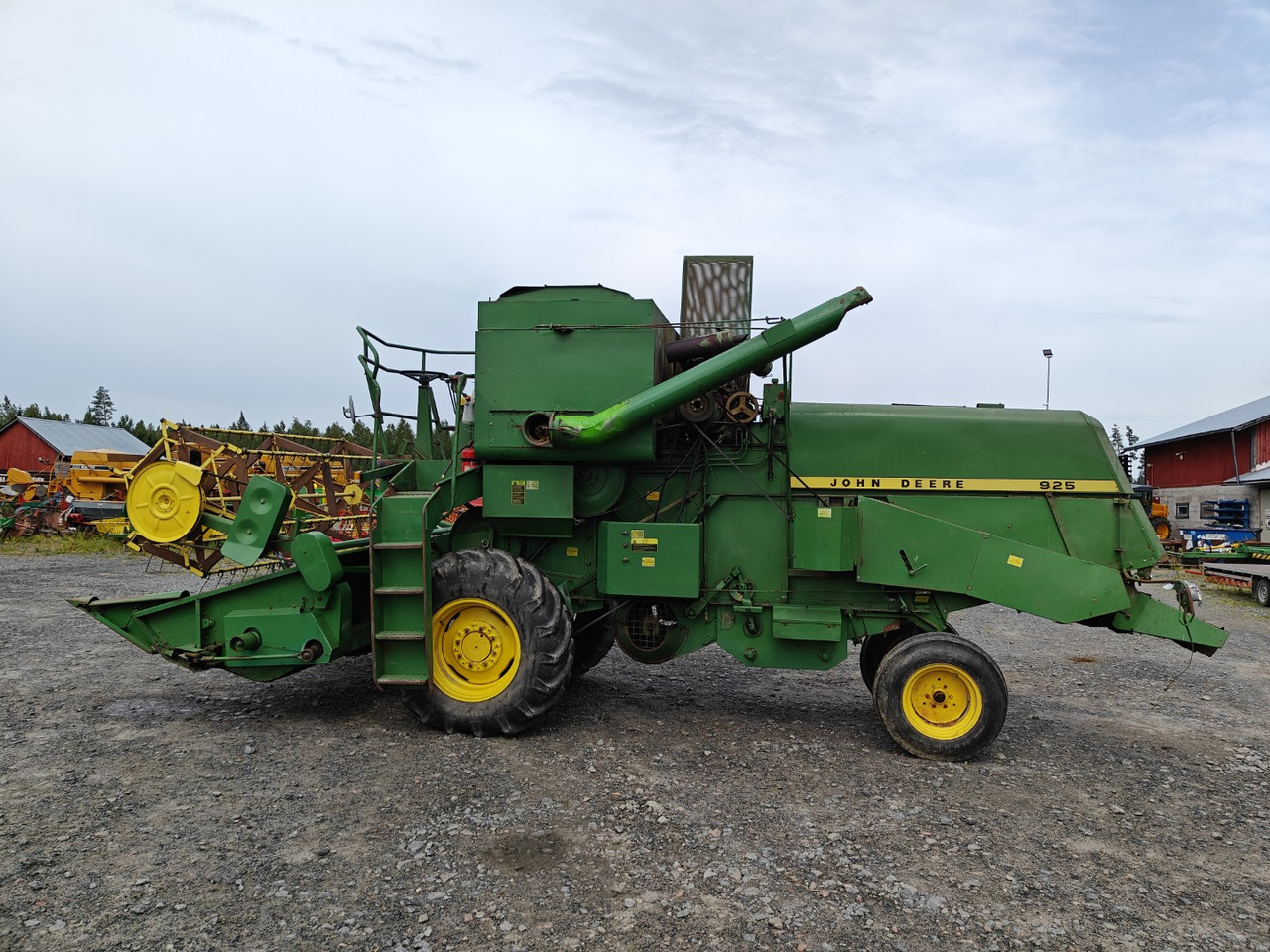 JOHN DEERE 925 leikkuupuimuri - Maaidorser: afbeelding 2 JOHN DEERE 925 leikkuupuimuri - Maaidorser: afbeelding 2