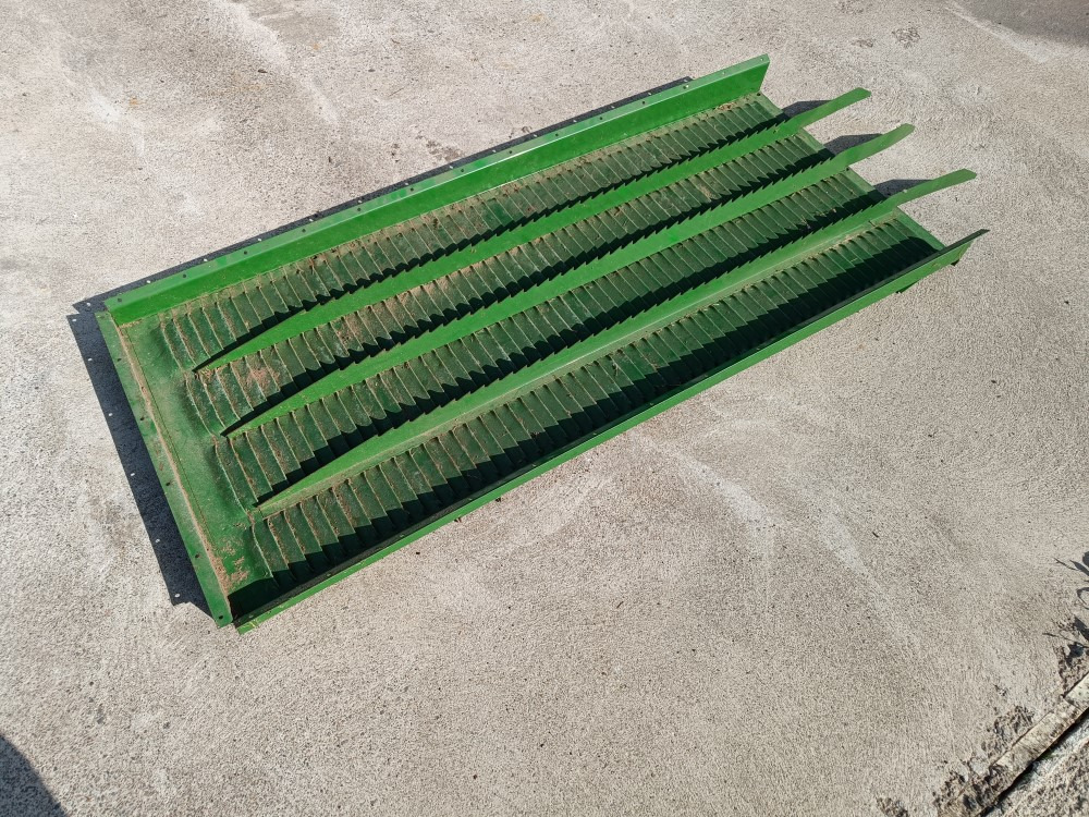 John Deere 942 leikkuupuimurin uusi viettopinta - Maaidorser: afbeelding 3 John Deere 942 leikkuupuimurin uusi viettopinta - Maaidorser: afbeelding 3