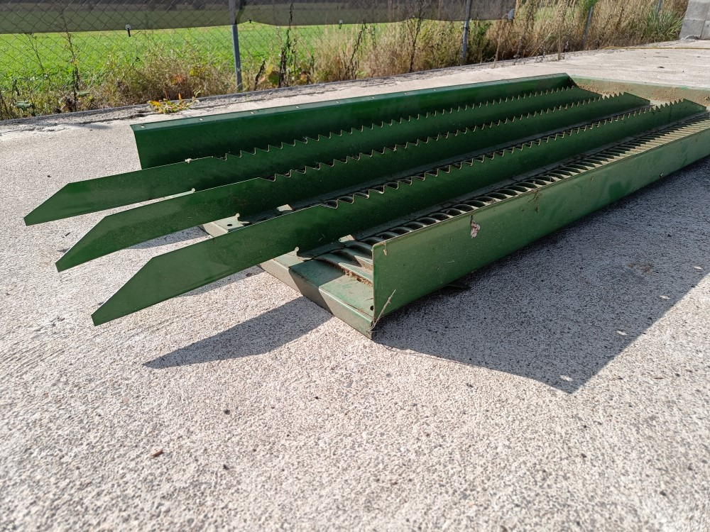 John Deere 942 leikkuupuimurin uusi viettopinta - Maaidorser: afbeelding 5 John Deere 942 leikkuupuimurin uusi viettopinta - Maaidorser: afbeelding 5