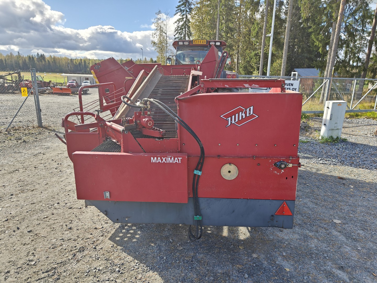 Juko Maximat perunan tai sipulin nostokone Katso video! - Aardappelrooier: afbeelding 3 Juko Maximat perunan tai sipulin nostokone Katso video! - Aardappelrooier: afbeelding 3