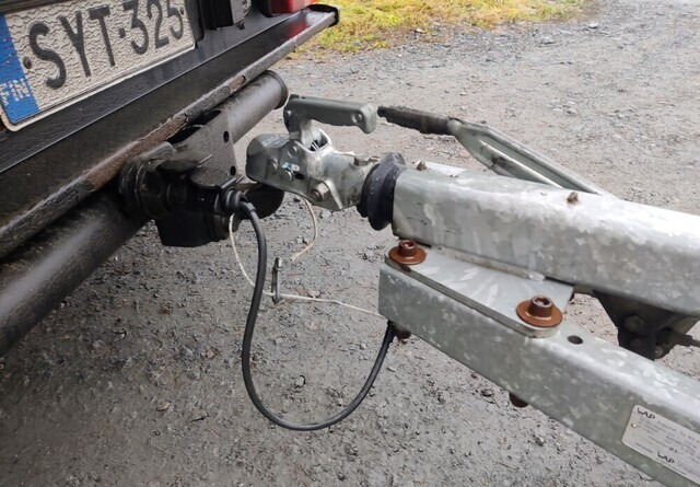 Kärppä Teliperäkärry jarrullinen - Open/ Plateau aanhangwagen: afbeelding 3 Kärppä Teliperäkärry jarrullinen - Open/ Plateau aanhangwagen: afbeelding 3