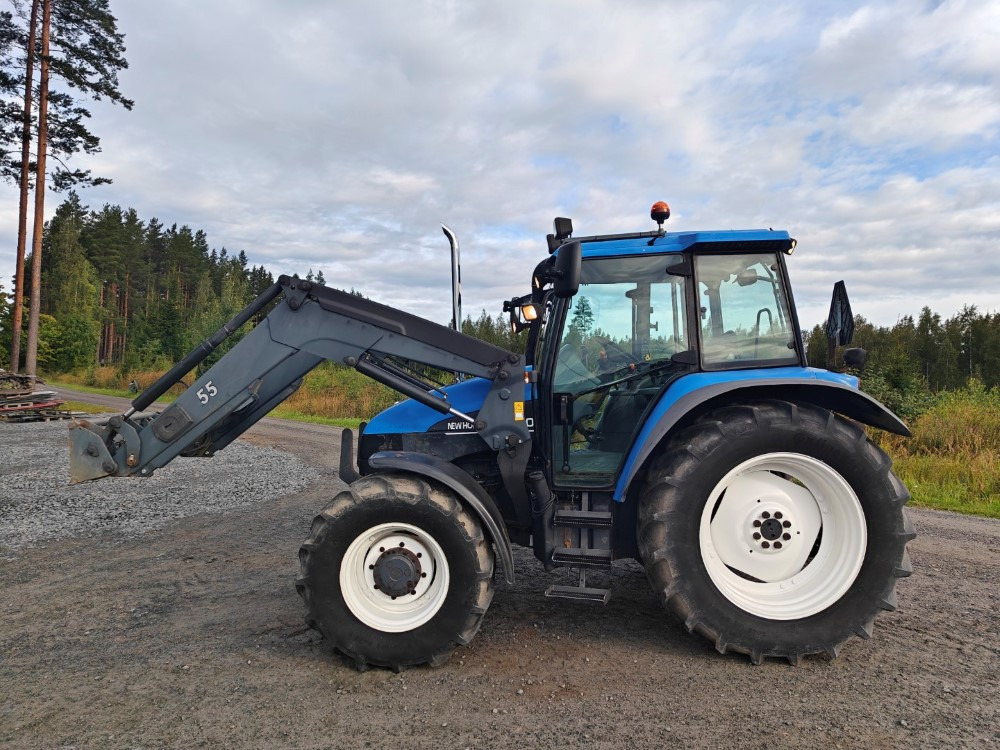New Holland TS100, ES vaihteisto, ilmastointi, etukuormaaja Ålö Q55, katso video! - Tractor: afbeelding 2 New Holland TS100, ES vaihteisto, ilmastointi, etukuormaaja Ålö Q55, katso video! - Tractor: afbeelding 2