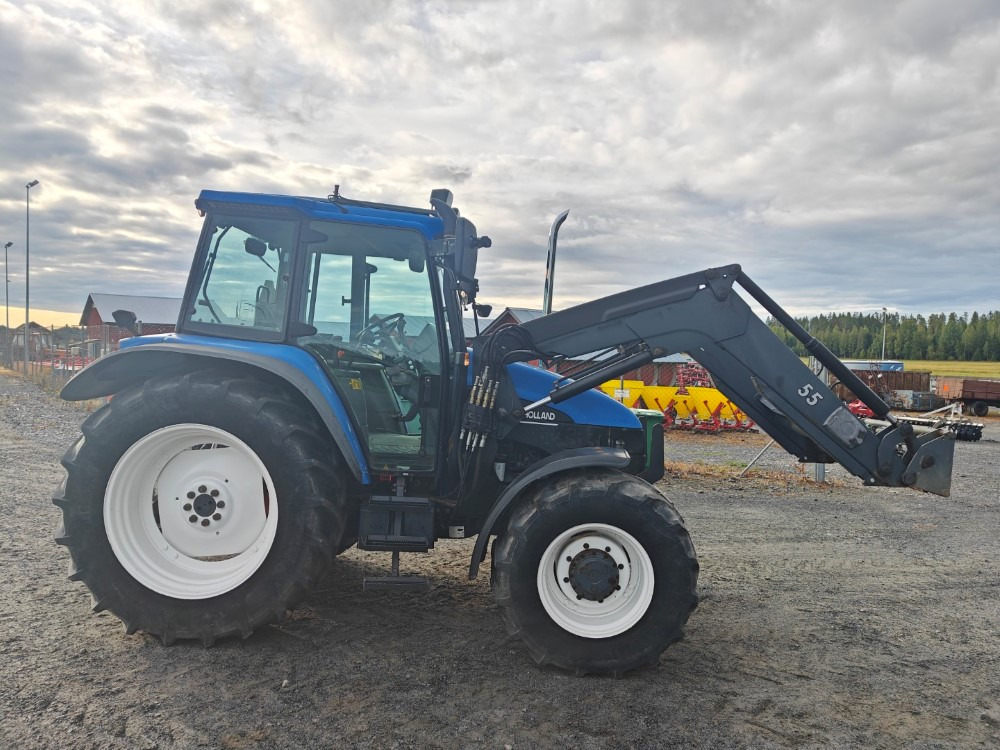 New Holland TS100, ES vaihteisto, ilmastointi, etukuormaaja Ålö Q55, katso video! - Tractor: afbeelding 5 New Holland TS100, ES vaihteisto, ilmastointi, etukuormaaja Ålö Q55, katso video! - Tractor: afbeelding 5