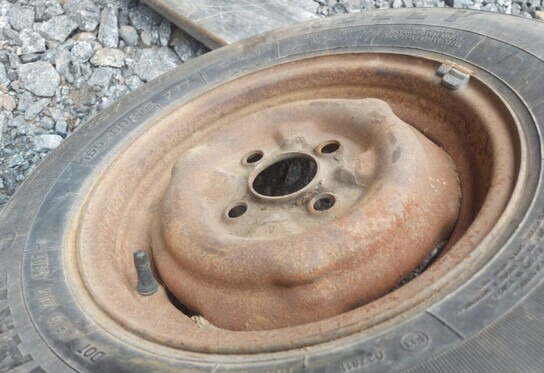 Renkaat 12 tuumaa vanteilla - Banden en velgen voor Landbouwmachine: afbeelding 4 Renkaat 12 tuumaa vanteilla - Banden en velgen voor Landbouwmachine: afbeelding 4