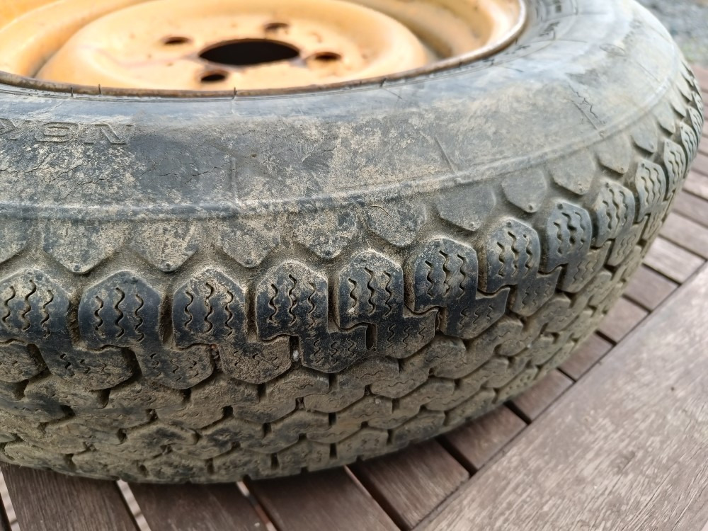 Renkaat 165SR15 vanteilla 2 kpl Heywang paalaimesta - Complete wiel voor Vierkante balenpers: afbeelding 3 Renkaat 165SR15 vanteilla 2 kpl Heywang paalaimesta - Complete wiel voor Vierkante balenpers: afbeelding 3