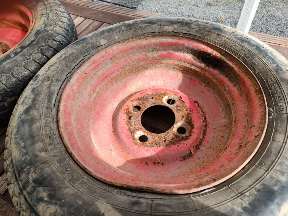 Renkaat 165SR15 vanteilla 2 kpl Heywang paalaimesta - Complete wiel voor Vierkante balenpers: afbeelding 5 Renkaat 165SR15 vanteilla 2 kpl Heywang paalaimesta - Complete wiel voor Vierkante balenpers: afbeelding 5