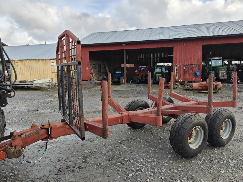 Rysky Metsävaunu telillä - Uitrijwagen: afbeelding 1 Rysky Metsävaunu telillä - Uitrijwagen: afbeelding 1