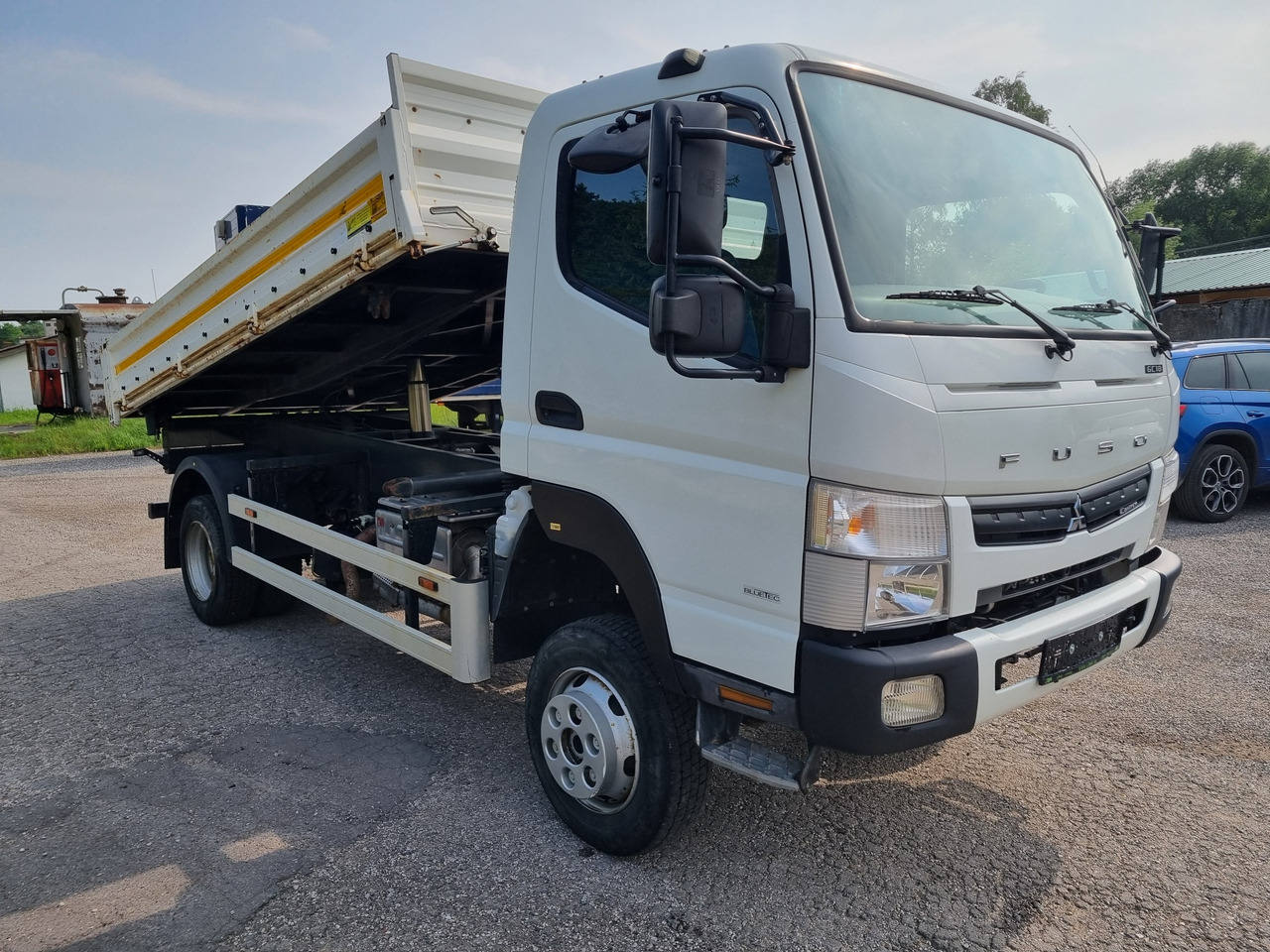 FUSO Canter 6C18 4x4 3 way tipper (only 35tkm) - Kipper vrachtwagen: afbeelding 3 FUSO Canter 6C18 4x4 3 way tipper (only 35tkm) - Kipper vrachtwagen: afbeelding 3