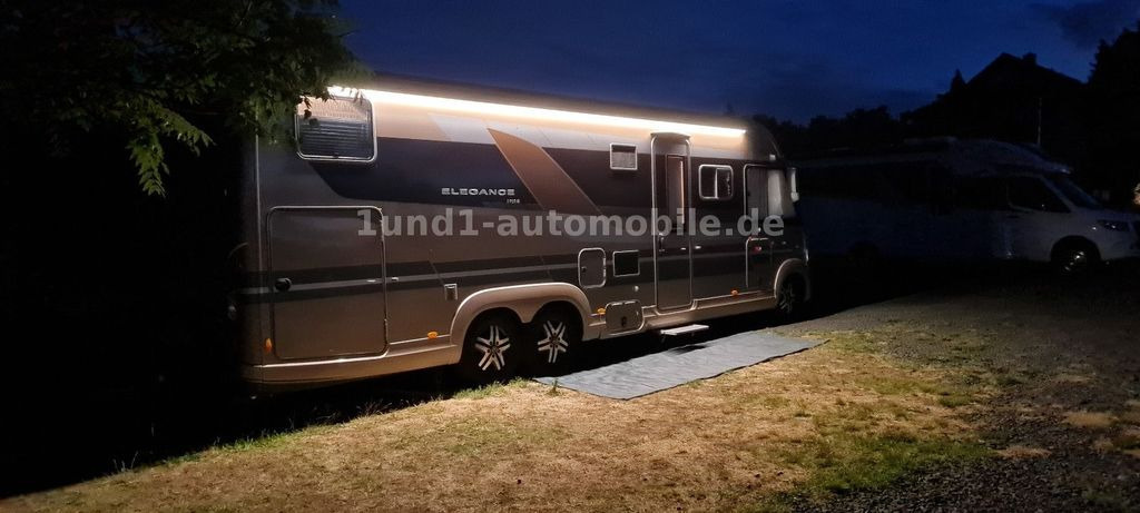 Bürstner Elegance I 910 G Solar/AHK/RFK/Alde/TwinSat/2xTV/Vollausstattung Elegance I 910 G Solar/AHK/RFK/Alde/TwinSat/2xTV/Vollausstattung - Integraal camper: afbeelding 2 Bürstner Elegance I 910 G Solar/AHK/RFK/Alde/TwinSat/2xTV/Vollausstattung Elegance I 910 G Solar/AHK/RFK/Alde/TwinSat/2xTV/Vollausstattung - Integraal camper: afbeelding 2