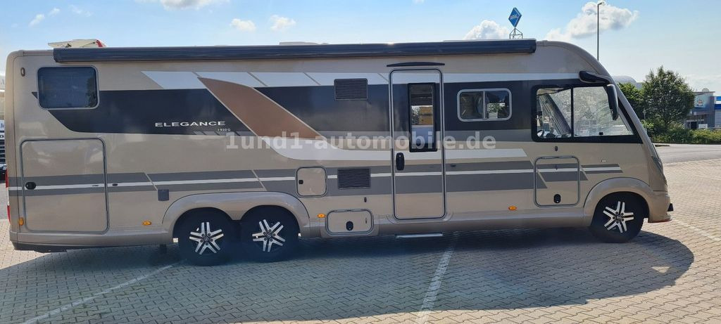 Bürstner Elegance I 910 G Solar/AHK/RFK/Alde/TwinSat/2xTV/Vollausstattung Elegance I 910 G Solar/AHK/RFK/Alde/TwinSat/2xTV/Vollausstattung - Integraal camper: afbeelding 2 Bürstner Elegance I 910 G Solar/AHK/RFK/Alde/TwinSat/2xTV/Vollausstattung Elegance I 910 G Solar/AHK/RFK/Alde/TwinSat/2xTV/Vollausstattung - Integraal camper: afbeelding 2