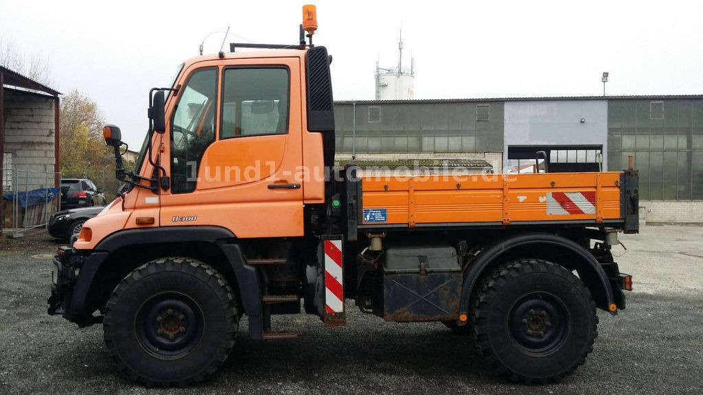 Unimog U 300 Kipper Zugmaschine Kommunalhydraulik U 500 400 U 300 Kipper Zugmaschine Kommunalhydraulik U 500 400 - Gemeentelijke machine/ Speciaal: afbeelding 4 Unimog U 300 Kipper Zugmaschine Kommunalhydraulik U 500 400 U 300 Kipper Zugmaschine Kommunalhydraulik U 500 400 - Gemeentelijke machine/ Speciaal: afbeelding 4