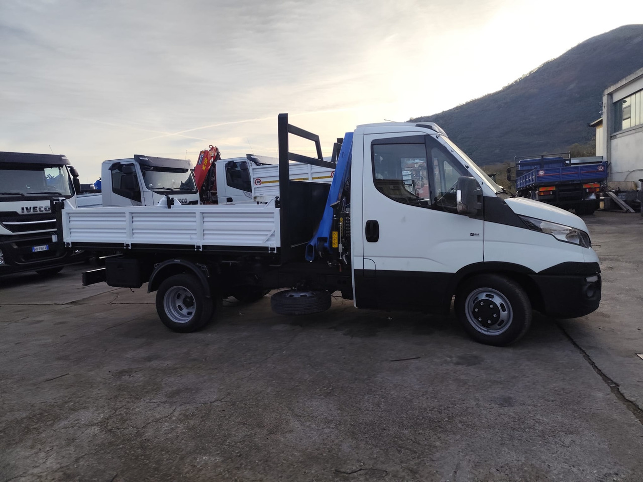 IVECO DAILY 35C15 - Kraanwagen, Kipper bestelwagen: afbeelding 5 IVECO DAILY 35C15 - Kraanwagen, Kipper bestelwagen: afbeelding 5