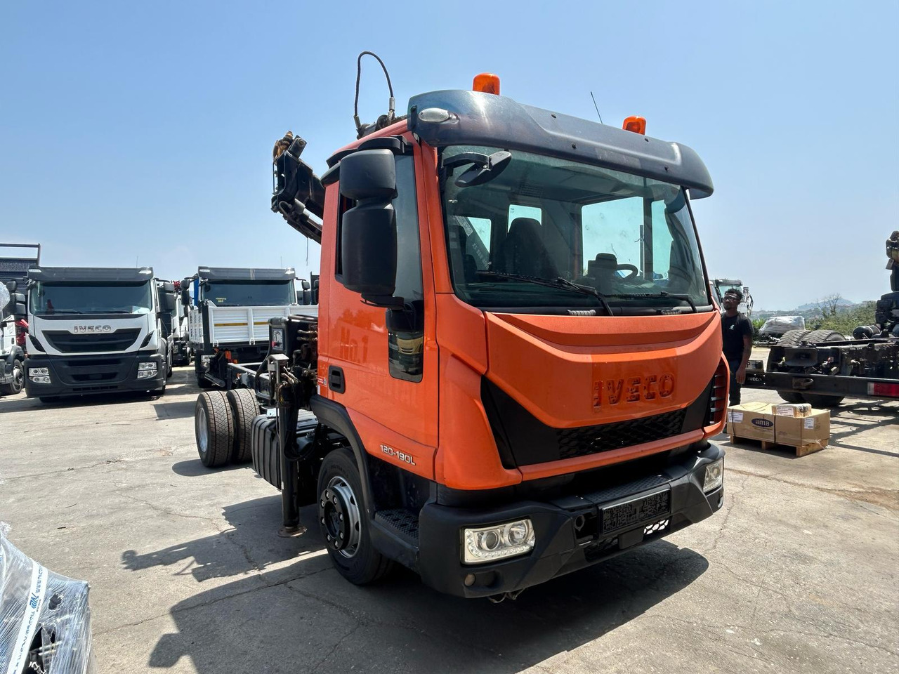 IVECO EUROCARGO 120-190L - Kraanwagen: afbeelding 1 IVECO EUROCARGO 120-190L - Kraanwagen: afbeelding 1