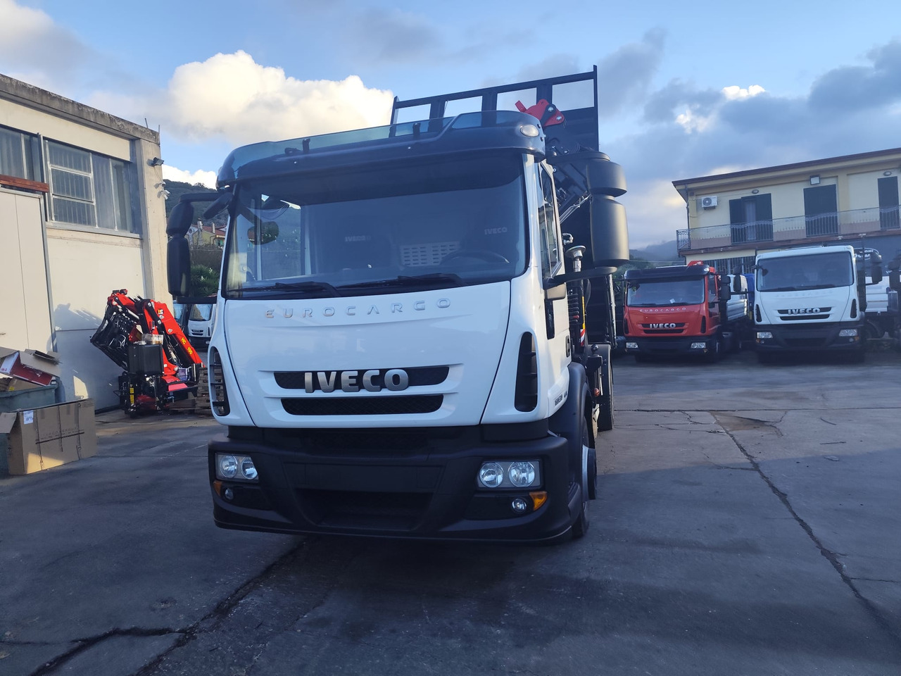 IVECO EUROCARGO 160E30 - Kraanwagen: afbeelding 3 IVECO EUROCARGO 160E30 - Kraanwagen: afbeelding 3