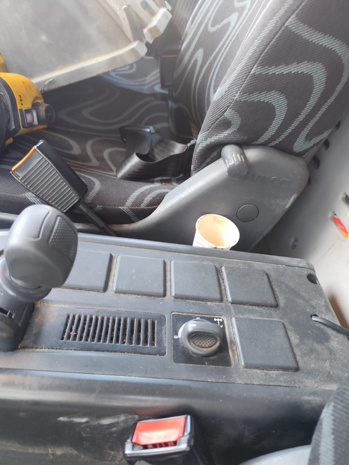 IVECO EUROCARGO 180E25 - Kraanwagen, Kraanwagen: afbeelding 5 IVECO EUROCARGO 180E25 - Kraanwagen, Kraanwagen: afbeelding 5