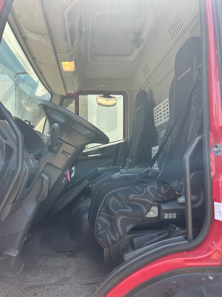 IVECO EUROCARGO 180E30 - Vrachtwagen met open laadbak: afbeelding 3 IVECO EUROCARGO 180E30 - Vrachtwagen met open laadbak: afbeelding 3
