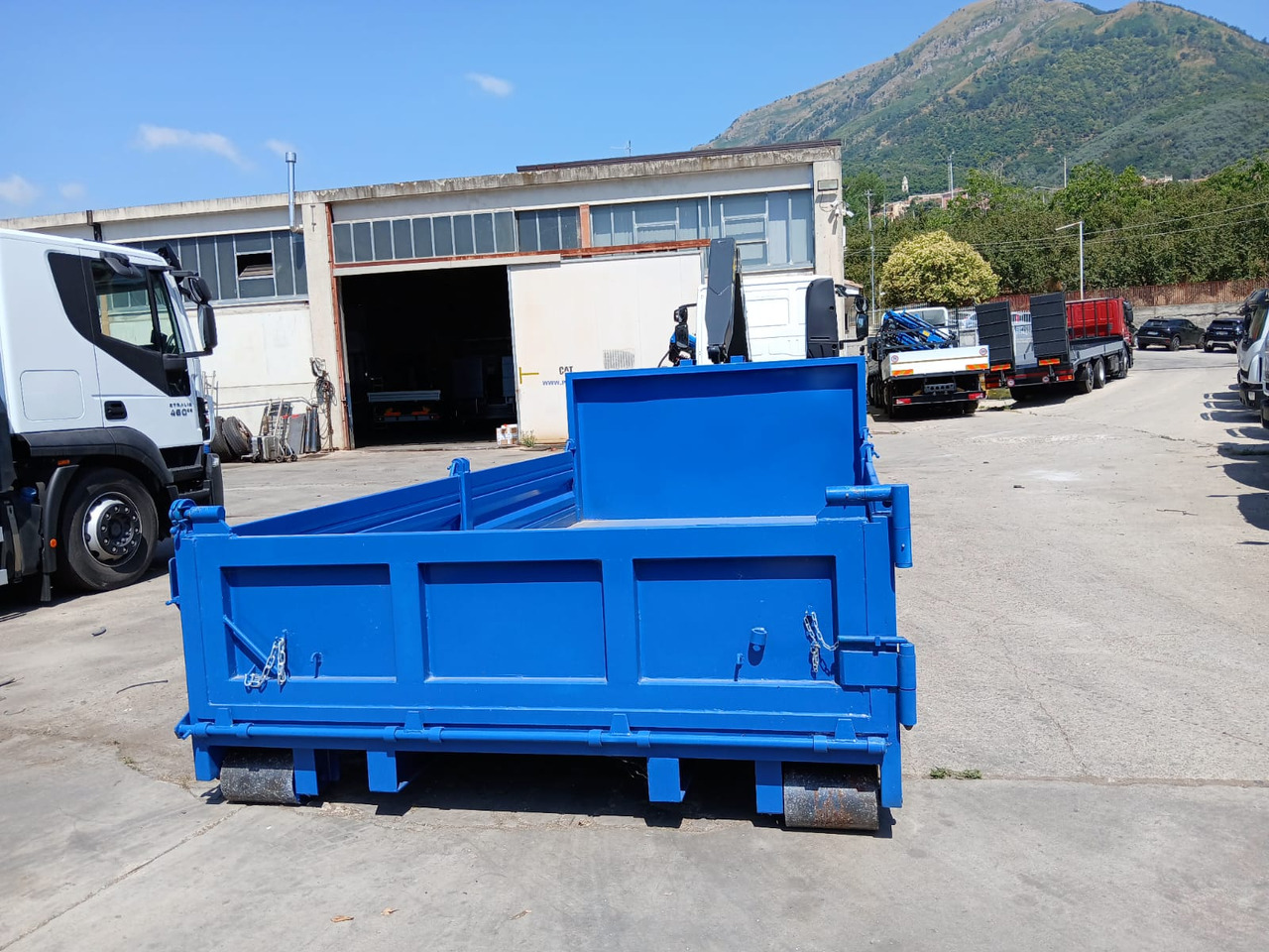 IVECO EUROCARGO 190EL25 - Haakarmsysteem vrachtwagen: afbeelding 4 IVECO EUROCARGO 190EL25 - Haakarmsysteem vrachtwagen: afbeelding 4