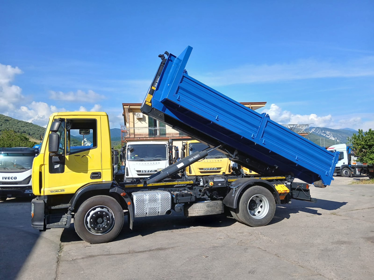 IVECO EUROCARGO 190EL25 - Haakarmsysteem vrachtwagen: afbeelding 4 IVECO EUROCARGO 190EL25 - Haakarmsysteem vrachtwagen: afbeelding 4