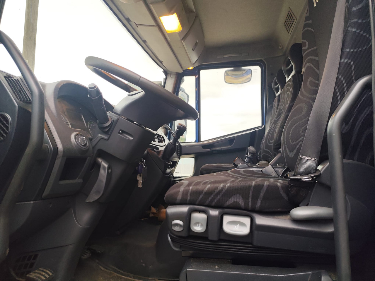 IVECO EUROCARGO 190EL28 - Chassis vrachtwagen: afbeelding 5 IVECO EUROCARGO 190EL28 - Chassis vrachtwagen: afbeelding 5