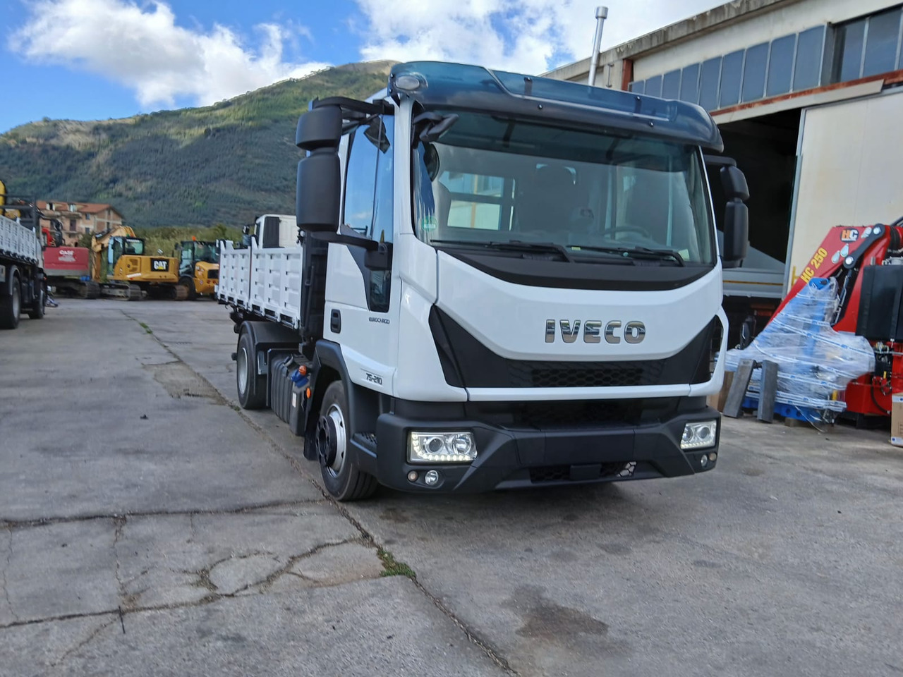 IVECO EUROCARGO 75-210 - Kipper vrachtwagen: afbeelding 3 IVECO EUROCARGO 75-210 - Kipper vrachtwagen: afbeelding 3