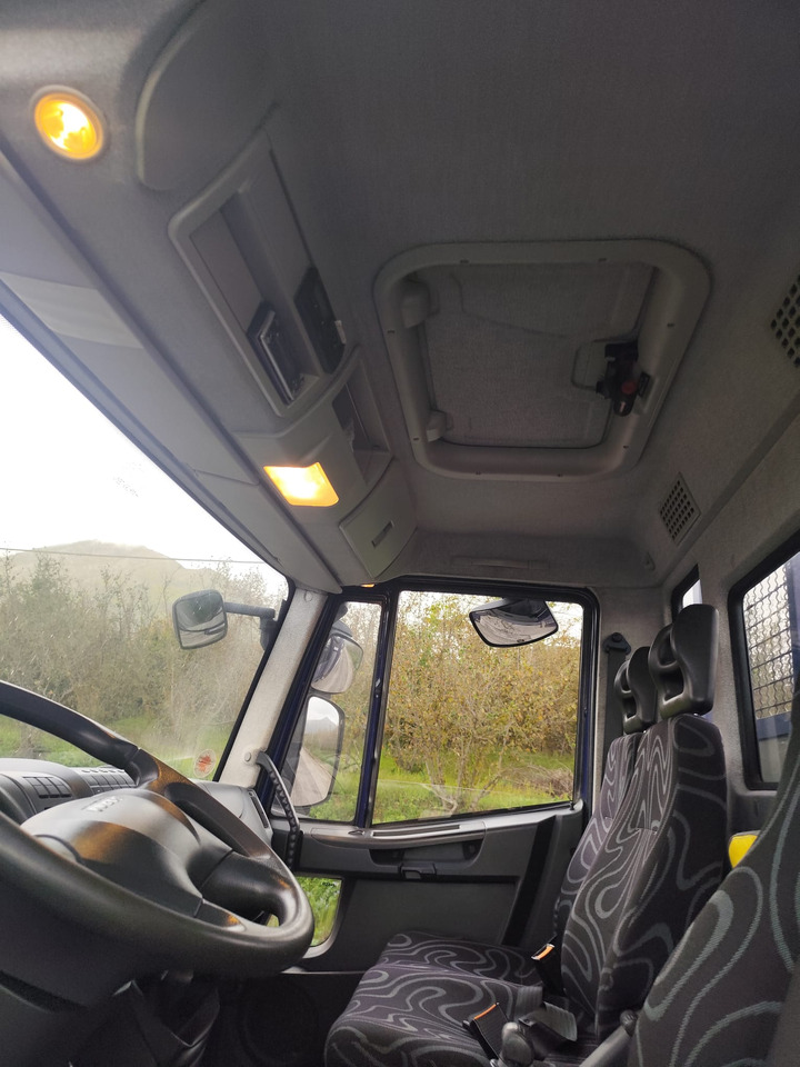 IVECO EUROCARGO 75E18 - Vrachtwagen met open laadbak: afbeelding 4 IVECO EUROCARGO 75E18 - Vrachtwagen met open laadbak: afbeelding 4