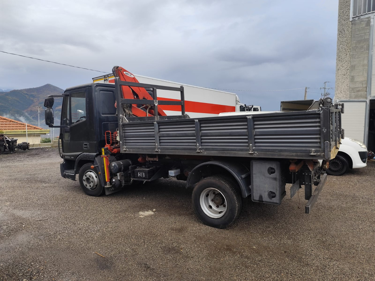 IVECO EUROCARGO 80E18 - Kraanwagen, Kipper vrachtwagen: afbeelding 4 IVECO EUROCARGO 80E18 - Kraanwagen, Kipper vrachtwagen: afbeelding 4