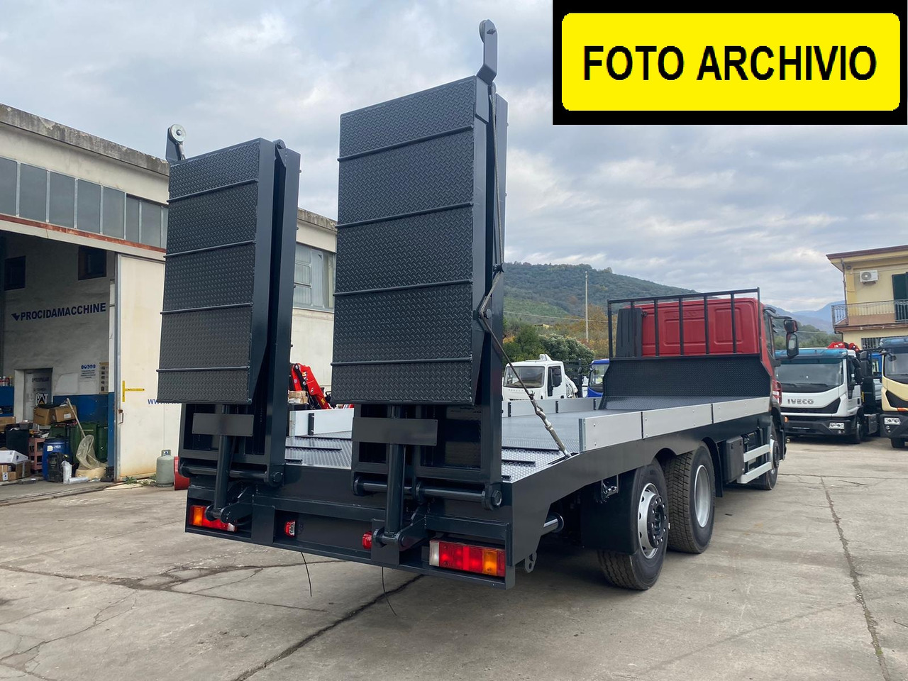 IVECO STRALIS AD 260S31 - Vrachtwagen met open laadbak: afbeelding 2 IVECO STRALIS AD 260S31 - Vrachtwagen met open laadbak: afbeelding 2