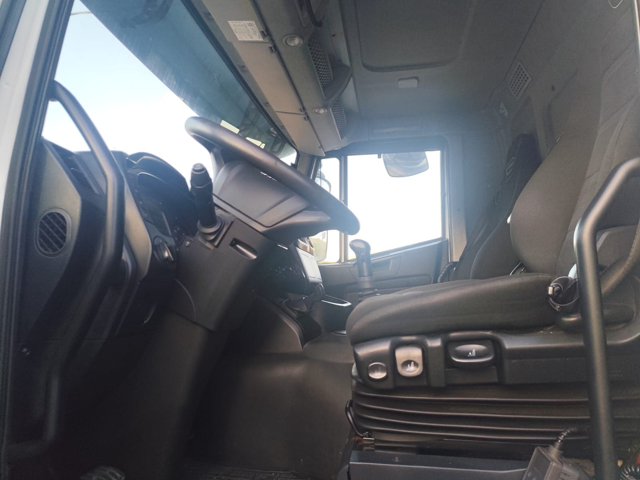 IVECO STRALIS AD 260S31 XP - Chassis vrachtwagen: afbeelding 2 IVECO STRALIS AD 260S31 XP - Chassis vrachtwagen: afbeelding 2