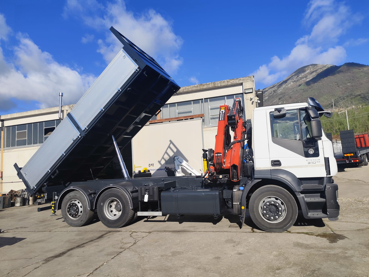 Kraanwagen, Kipper vrachtwagen IVECO STRALIS CUBE 260S31: afbeelding 9