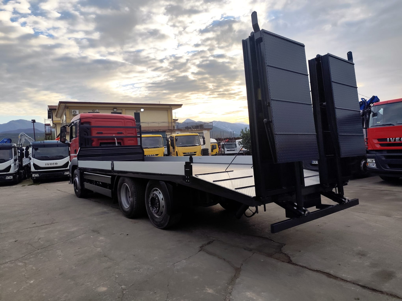 Vrachtwagen met open laadbak MAN TGS 26.440: afbeelding 14